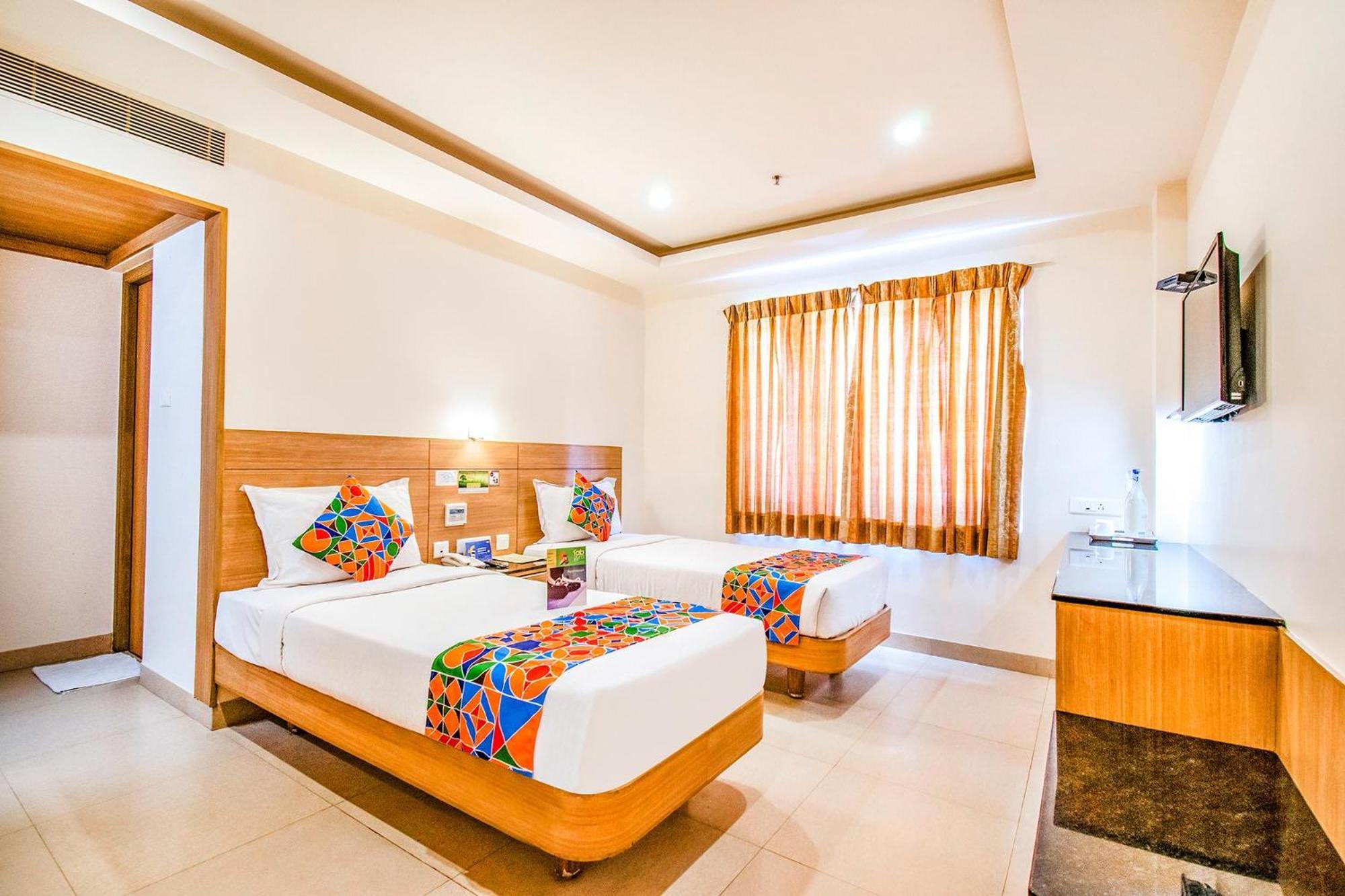 Fabhotel Prime Royal Castle - Nr Coimbatore North Railway Station ภายนอก รูปภาพ